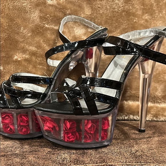 Shoes - Black Strappy Platform Heels With Roses